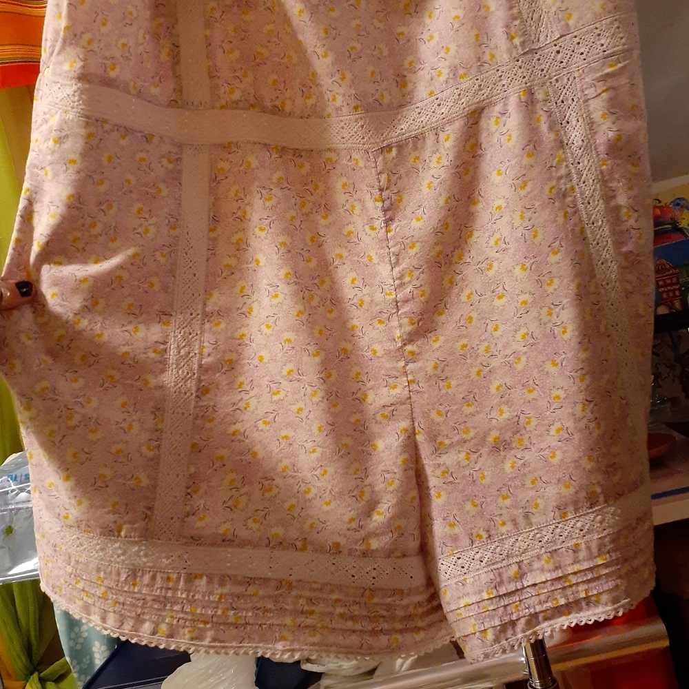 Shorts/Overall - Picture 4 of 15